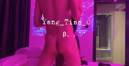 反差婊Yang-Tian如此清纯的脸蛋 还有那瘦长模特儿身材黑丝长腿让人秒硬的那骚货毒龙技术牛 狠操大屁股